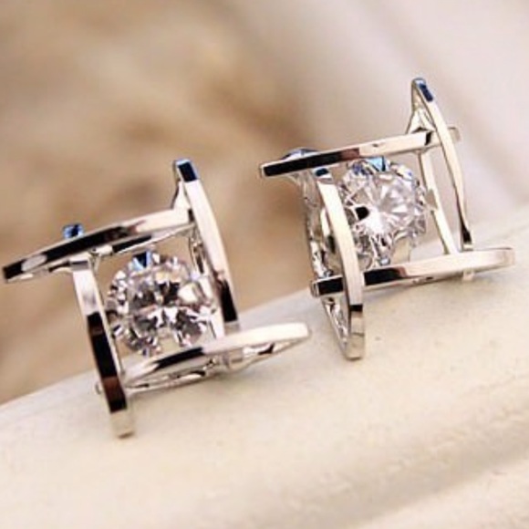 New Geometric Hollow Square Zircon Earrings - Picture 1 of 3